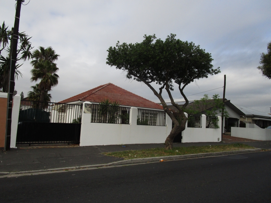 3 Bedroom Property for Sale in Belgravia Western Cape